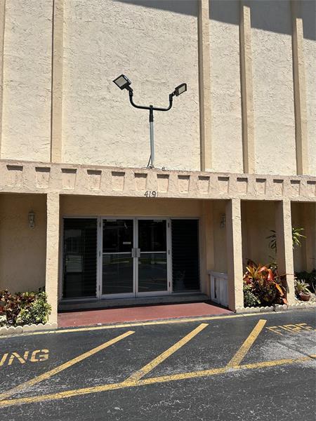 Image 6 of 26 For 4191 41st St  312