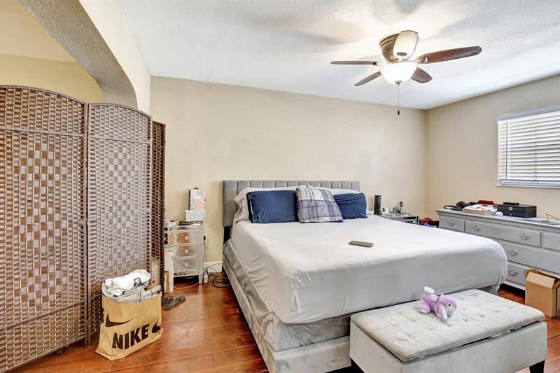 Image 10 of 20 For 9725 26th Ct  4