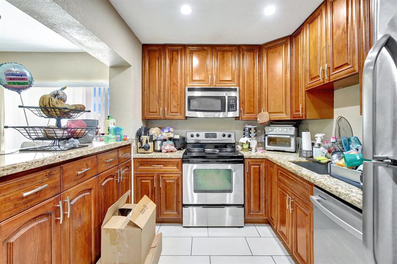 Image 2 of 20 For 9725 26th Ct  4