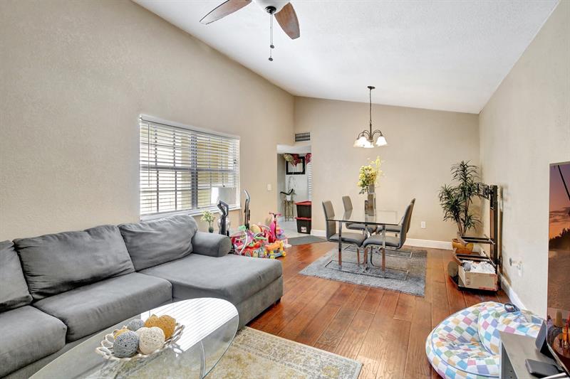 Image 6 of 20 For 9725 26th Ct  4