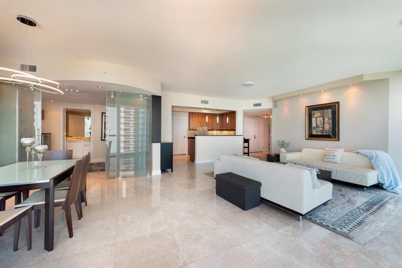 Image 10 of 41 For 3101 Ocean Dr  905