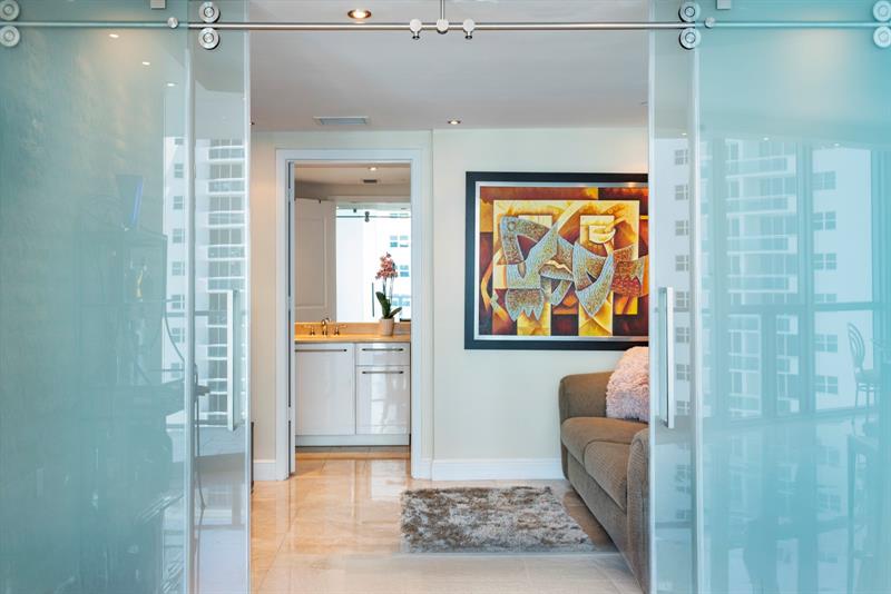 Image 12 of 41 For 3101 Ocean Dr  905