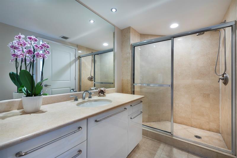 Image 20 of 41 For 3101 Ocean Dr  905