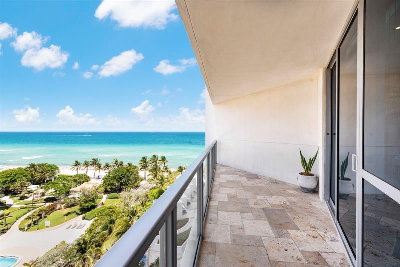 Image 21 of 41 For 3101 Ocean Dr  905
