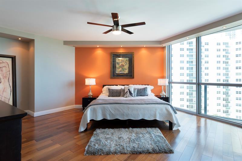 Image 23 of 41 For 3101 Ocean Dr  905