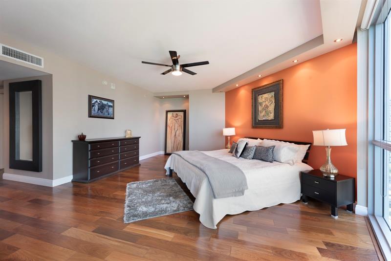 Image 24 of 41 For 3101 Ocean Dr  905