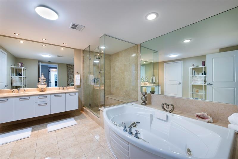 Image 26 of 41 For 3101 Ocean Dr  905