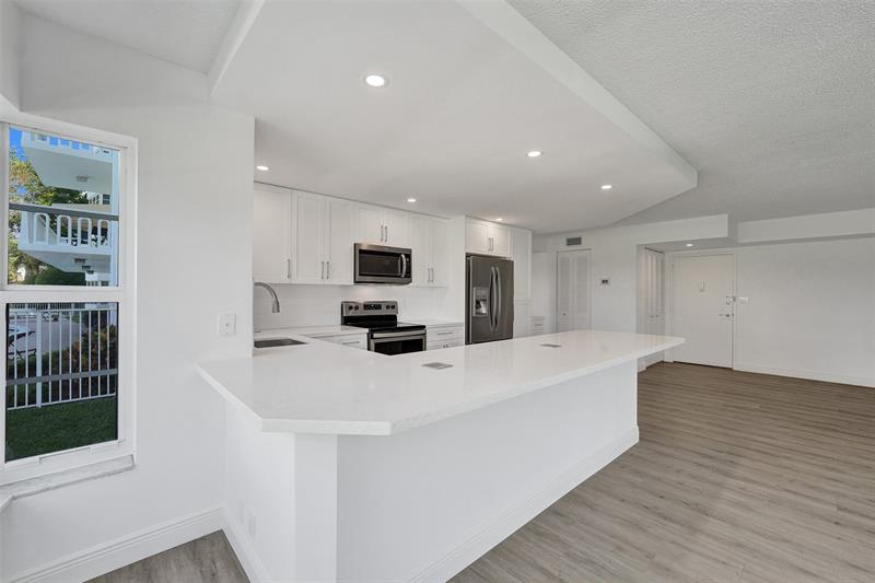 Image 19 of 42 For 2500 48th Ln  103