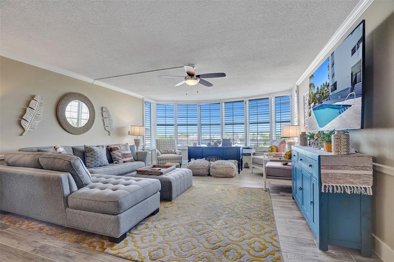 Image 12 of 76 For 3051 48th St  509