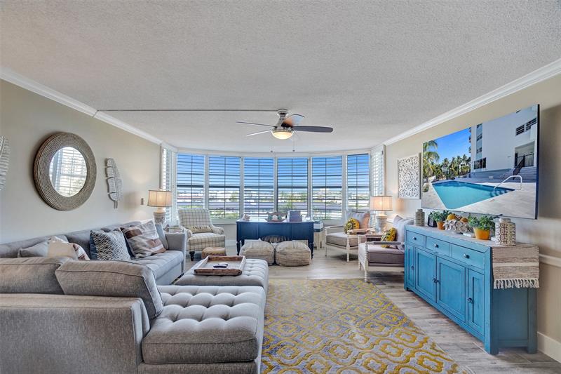 Image 16 of 76 For 3051 48th St  509