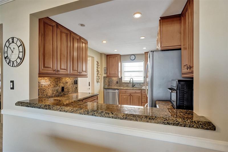 Image 21 of 76 For 3051 48th St  509