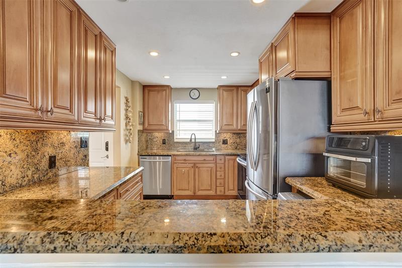 Image 23 of 76 For 3051 48th St  509