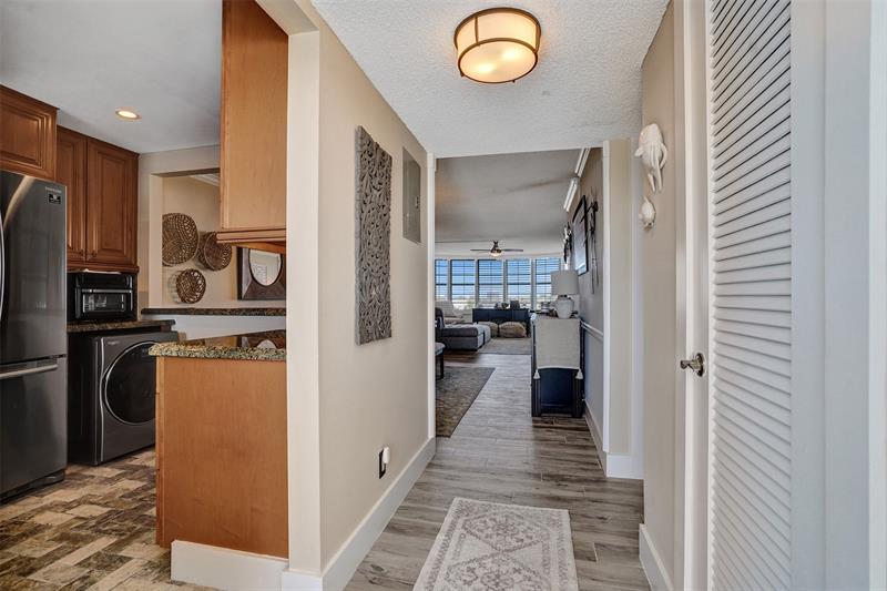 Image 26 of 76 For 3051 48th St  509