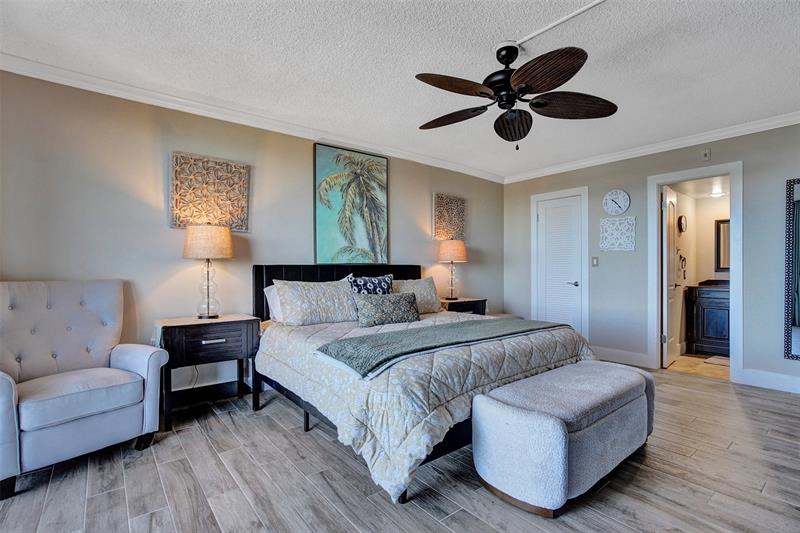 Image 35 of 76 For 3051 48th St  509
