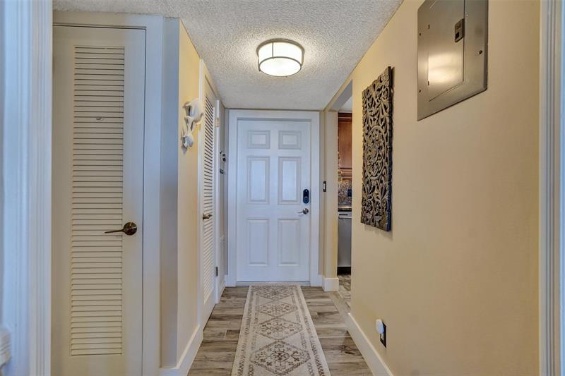 Image 42 of 76 For 3051 48th St  509