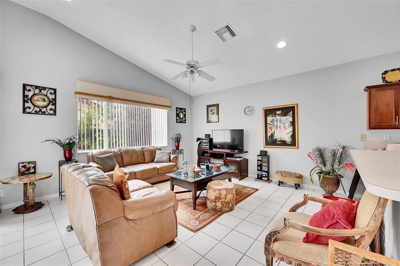 Image 16 of 48 For 5791 48th Dr