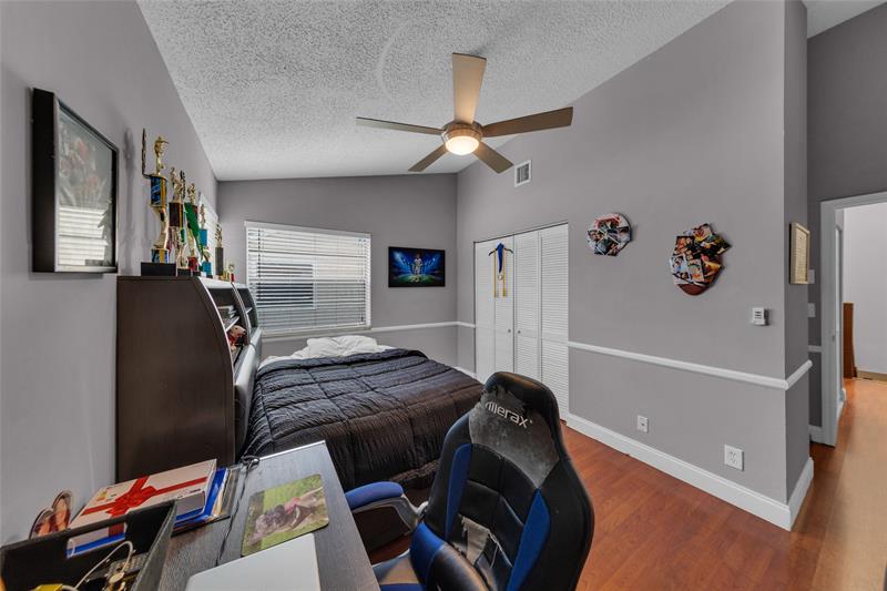 Image 30 of 50 For 11694 20 Drive