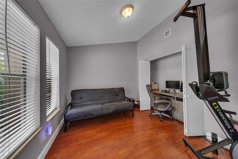 Image 32 of 50 For 11694 20 Drive