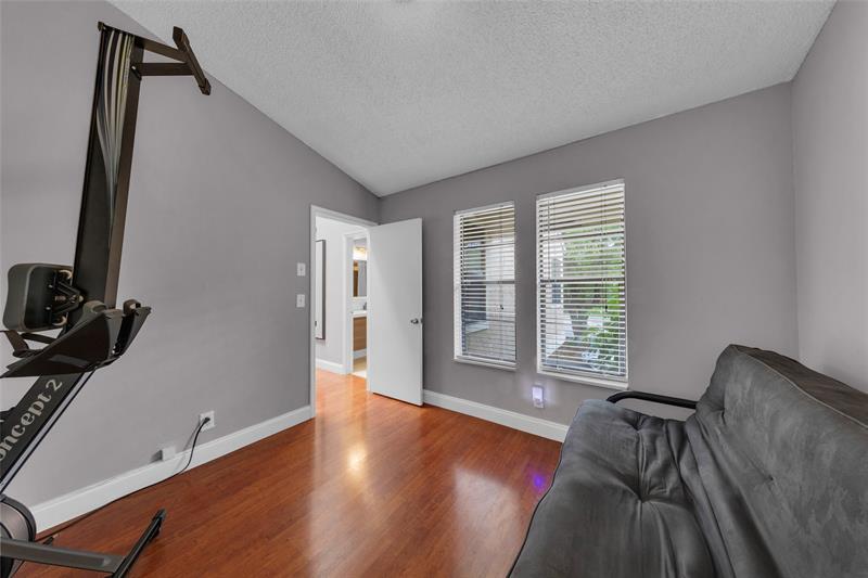 Image 33 of 50 For 11694 20 Drive