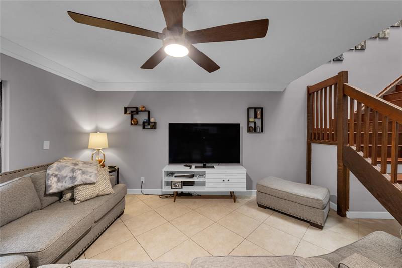 Image 38 of 50 For 11694 20 Drive