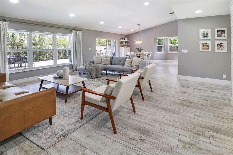 Image 12 of 46 For 7110 44th Lane