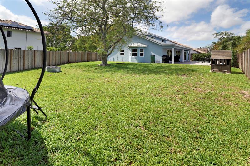 Image 37 of 46 For 7110 44th Lane