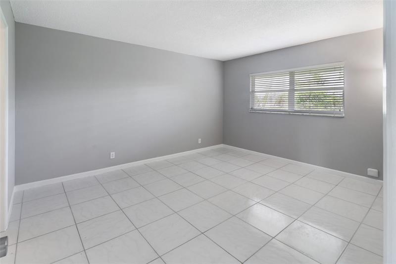 Image 9 of 23 For 1785 Andrews Sq  308e