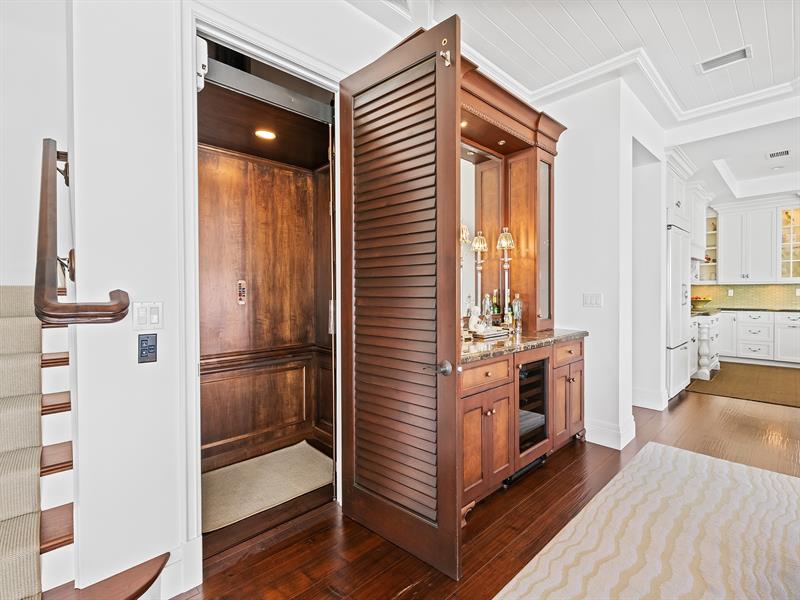 Image 16 of 77 For 2898 26th St