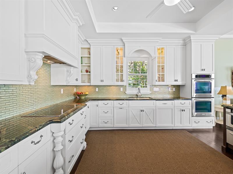 Image 18 of 77 For 2898 26th St
