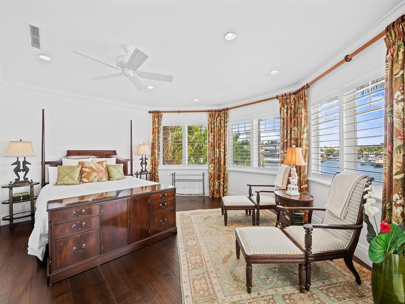 Image 38 of 77 For 2898 26th St