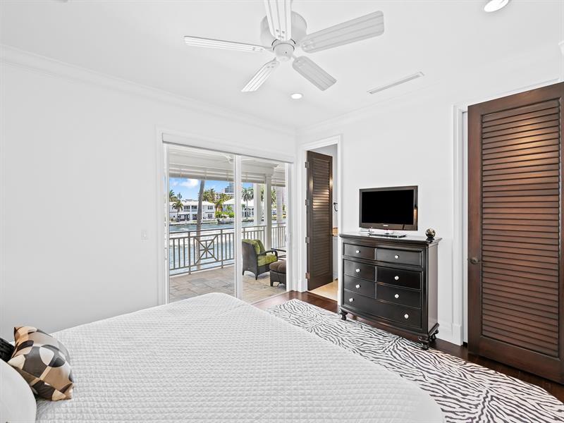 Image 48 of 77 For 2898 26th St