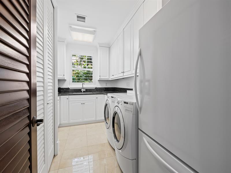 Image 59 of 77 For 2898 26th St