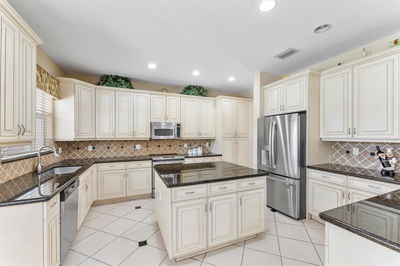 Image 10 of 45 For 8111 Emerald Winds Cir