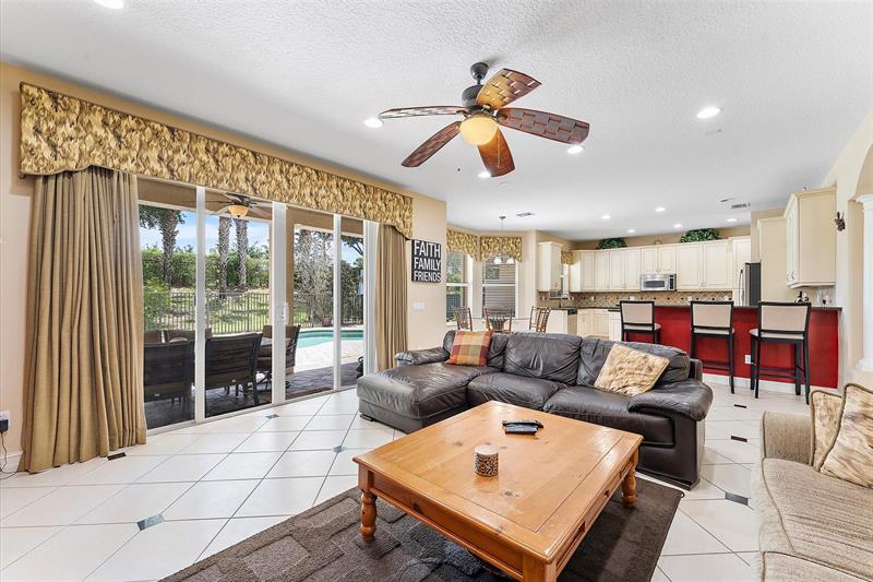 Image 15 of 45 For 8111 Emerald Winds Cir
