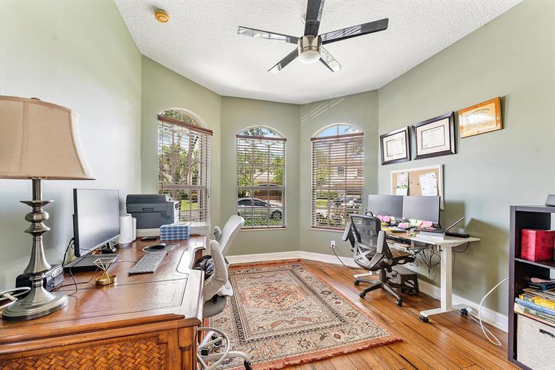 Image 16 of 45 For 8111 Emerald Winds Cir