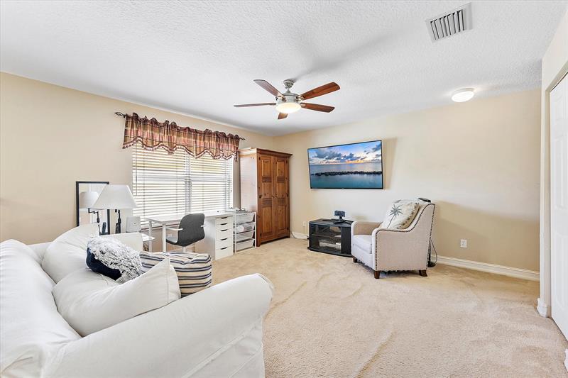 Image 20 of 45 For 8111 Emerald Winds Cir