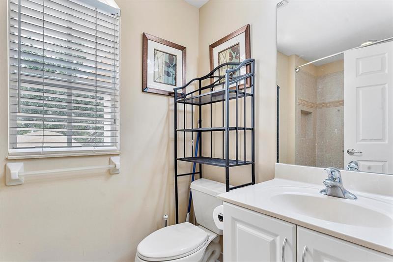 Image 28 of 45 For 8111 Emerald Winds Cir