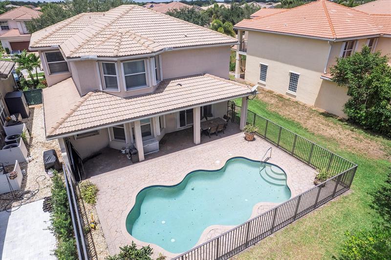 Image 3 of 45 For 8111 Emerald Winds Cir