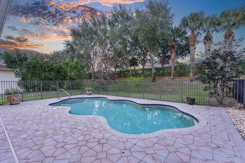 Image 39 of 45 For 8111 Emerald Winds Cir
