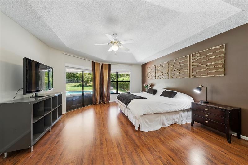 Image 15 of 53 For 1119 Creekford Dr