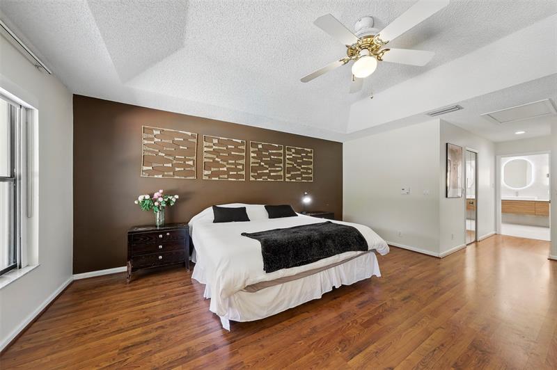Image 16 of 53 For 1119 Creekford Dr