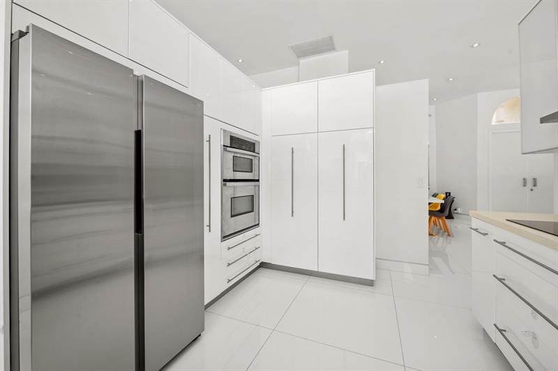 Image 13 of 54 For 2904 Oakbrook Dr