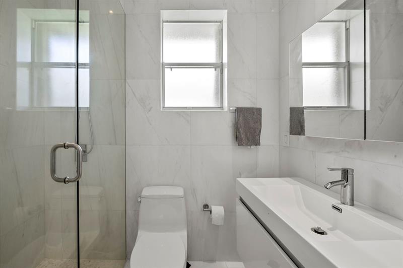 Image 22 of 54 For 2904 Oakbrook Dr