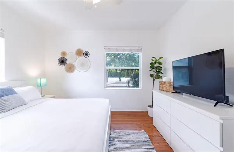 Image 21 of 29 For 2617 13th Ct