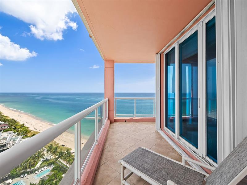 Image 19 of 37 For 2110 Ocean Blvd  21b