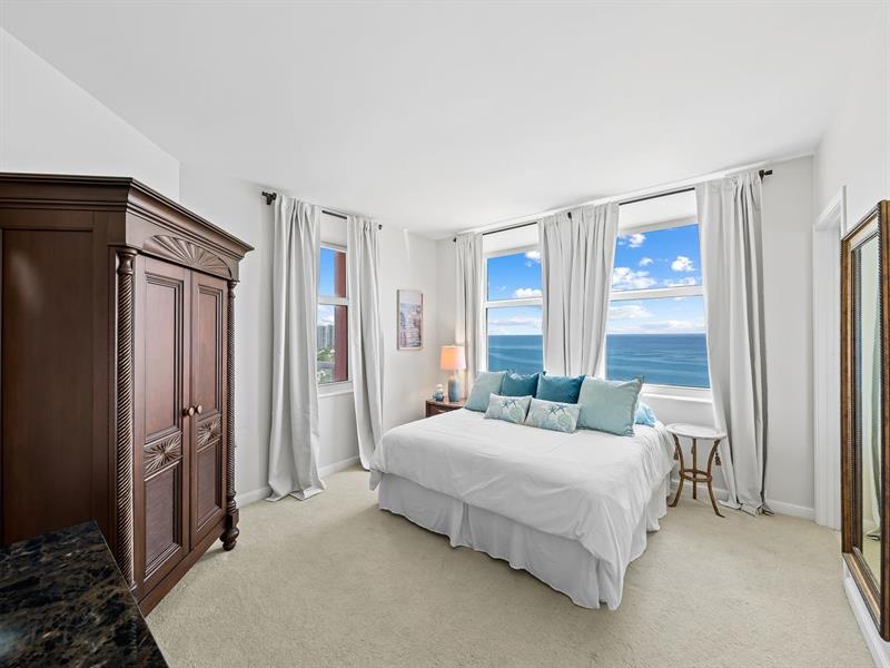 Image 23 of 37 For 2110 Ocean Blvd  21b