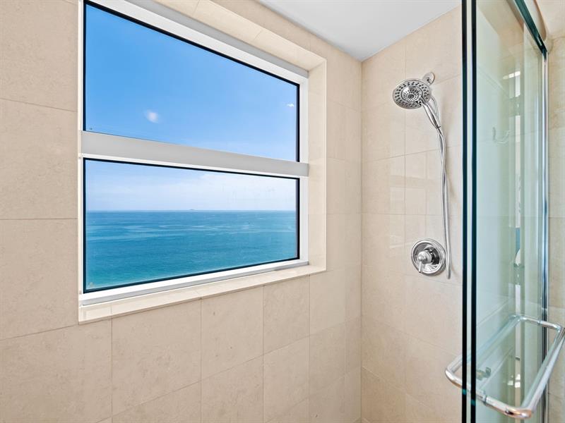 Image 24 of 37 For 2110 Ocean Blvd  21b
