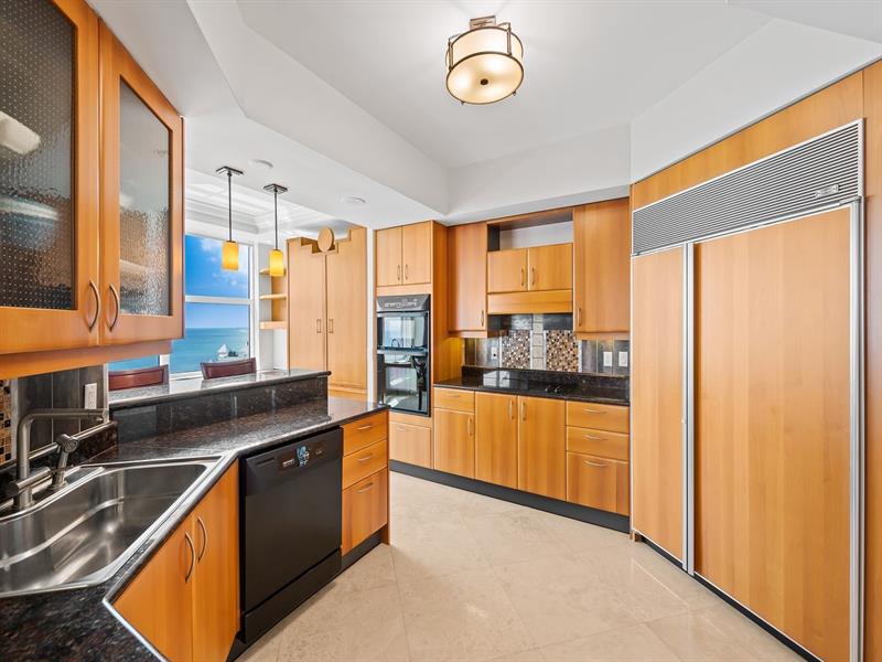 Image 8 of 37 For 2110 Ocean Blvd  21b