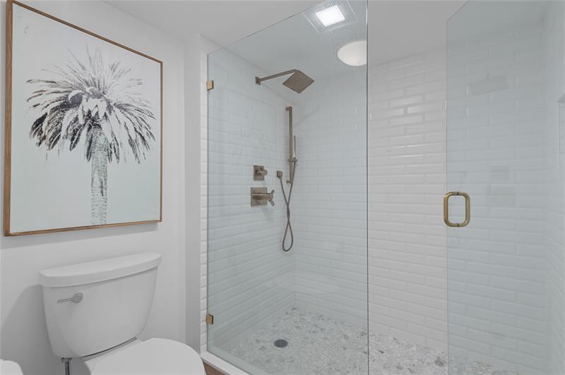 Image 18 of 44 For 3500 Galt Ocean Dr  509