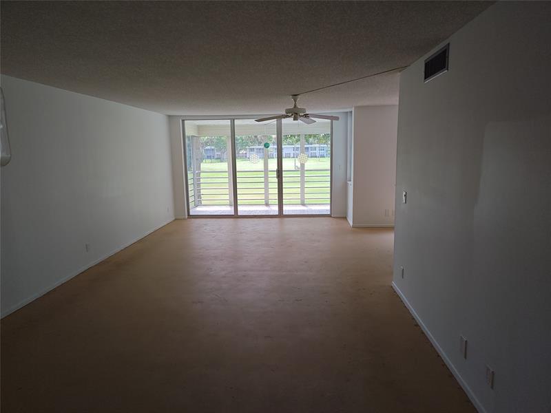 Image 14 of 22 For 802 Cypress Grove Ln  205